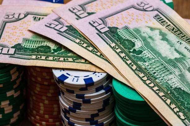 Betting round interface on ilham toto Texas Poker showing fold call raise options